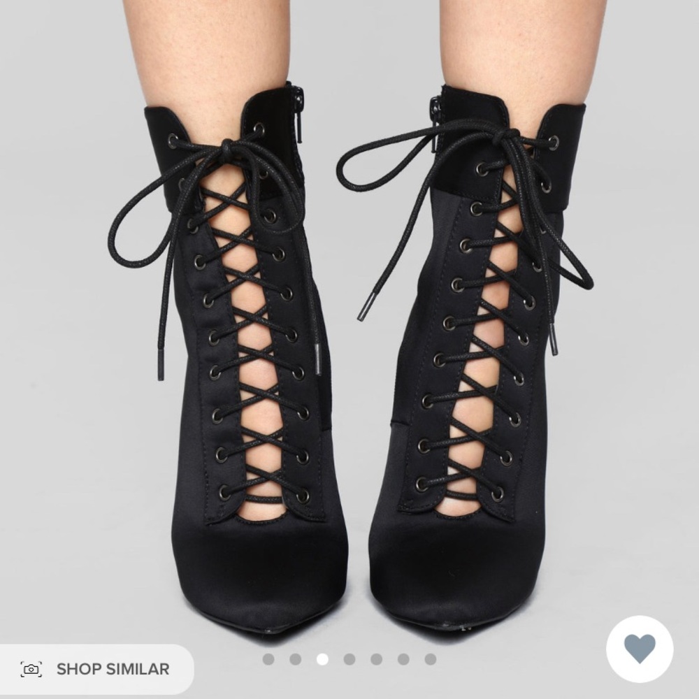 Brand new Black Booties FashionNova size 9